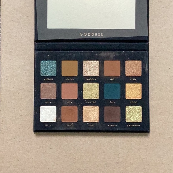 Alter Ego Goddess Eyeshadow Palette - Picture 2 of 3